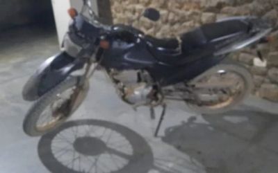 Homem é preso com drogas e moto clonada na zona rural de Ipaba