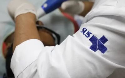 Governo abre seleção com bolsas de R$ 10 mil para médicos especialistas no SUS