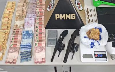 Adolescentes tentam fugir por telhados em operação contra o tráfico e são apreendidos em Governador Valadares