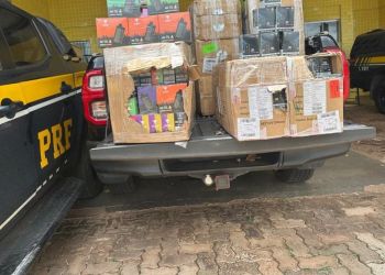 PRF apreende 1,5 mil cigarros eletrônicos em caminhonete na BR-153, em MG