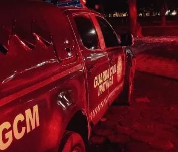 Suspeito com mandado é preso após denúncia de uso de drogas em terreno no centro de Ipatinga