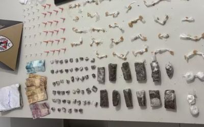 Tráfico em cemitério termina com jovem preso e drogas apreendidas em Conselheiro Pena