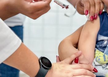 Timóteo amplia vacinação contra meningite e oferece dose para crianças de 12 meses