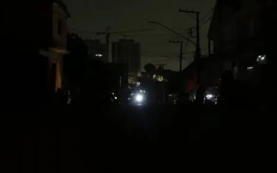 Apagão em SP deixa mais de 1,5 milhão de imóveis sem energia e causa caos na capital
