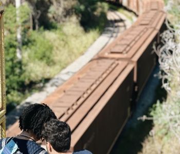 Projeto leva aulas gratuitas de fotografia a sete cidades mineiras ao longo da ferrovia