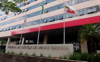 Homem que arrastou ex-companheira presa ao cinto de segurança é condenado a 12 anos e 6 meses em BH