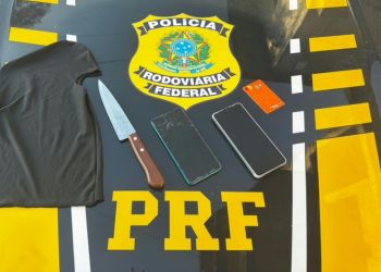 PRF recupera celular roubado e prende dois suspeitos na BR-381, em MG