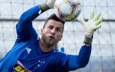 Cruzeiro enfrenta Fábio no Maracanã em busca de reação após cinco derrotas