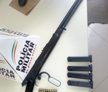  Casal é preso por posse ilegal de armas e munições em Iapu