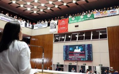  Deputados aprovam em 1º turno reajuste de 5,26% para servidores da educação básica em MG