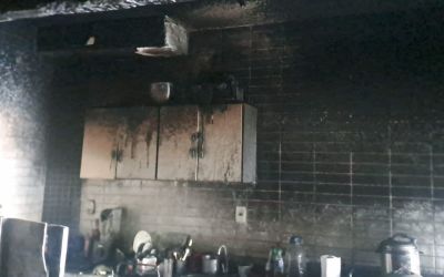 Bombeiros combatem incêndio em apartamento no bairro Caravelas, em Ipatinga