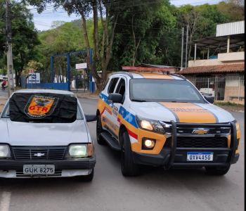 Adolescente de 16 anos é apreendido dirigindo carro furtado na BR-381, em Ipatinga