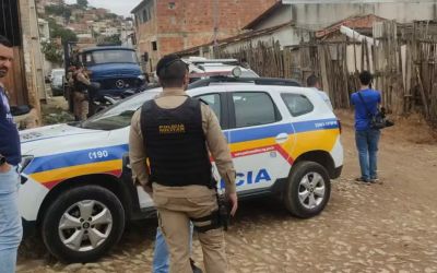 Homem é morto a tiros em Teófilo Otoni; suspeito foi preso com drogas durante fuga