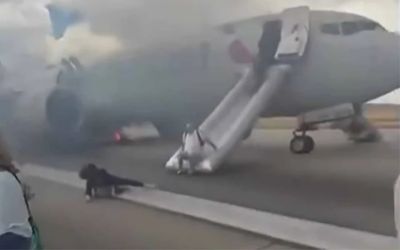 Avião é evacuado após incêndio e falha em trem de pouso nos EUA