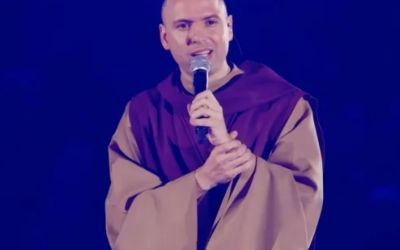 Fiéis lotam Mineirão para a 36ª edição do 'Cristo é o Show', maior festival católico do Brasil