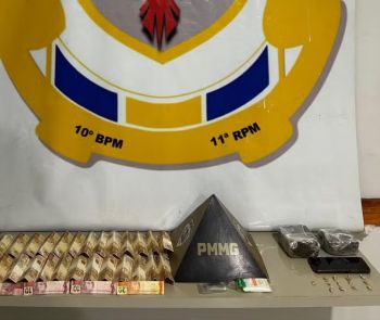 Denúncia de tráfico leva à prisão de jovem e apreensão de drogas e dinheiro em Montes Claros
