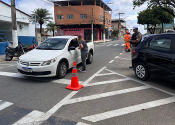 Blitzes educativas reforçam segurança de pedestres em Timóteo
