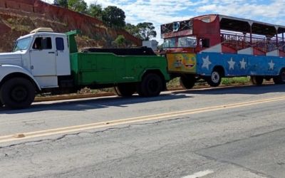 'Barcão da Alegria' é apreendido na BR-259, em Governador Valadares, por irregularidades e falta de segurança
