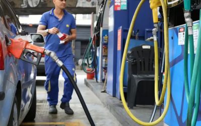 Comércio varejista recua 1,5% em abril e tem maior queda mensal desde junho de 2022