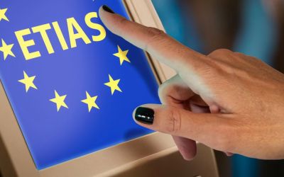 Brasileiros terão que obter autorização eletrônica para viajar à Europa a partir de 2026; entenda o que é o ETIAS