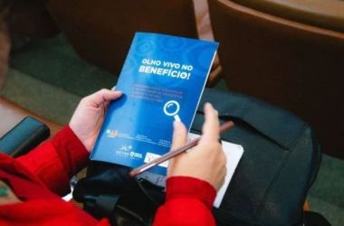 Aposentados são alvo de golpes milionários e cartilha ensina como se proteger