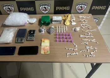 Dois homens são presos por suspeita de tráfico de drogas no bairro Dr. Eduardo, em Caratinga