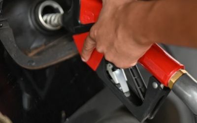 Ministro denuncia aumento indevido no preço da gasolina em MG e DF