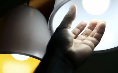 Aneel mantém bandeira vermelha na conta de luz em julho