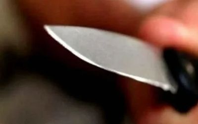 Homem esfaqueia ex da mãe após ele jogar cerveja no rosto dela em MG