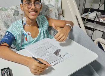 Após fazer Enem no hospital por decisão judicial, jovem com anemia aplásica é aprovado em medicina