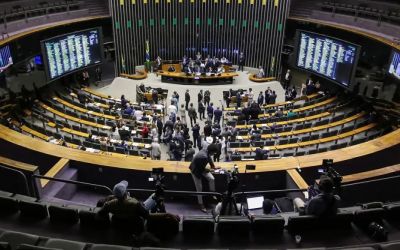  Câmara vota isenção de Imposto de Renda para salários de até R$ 5 mil